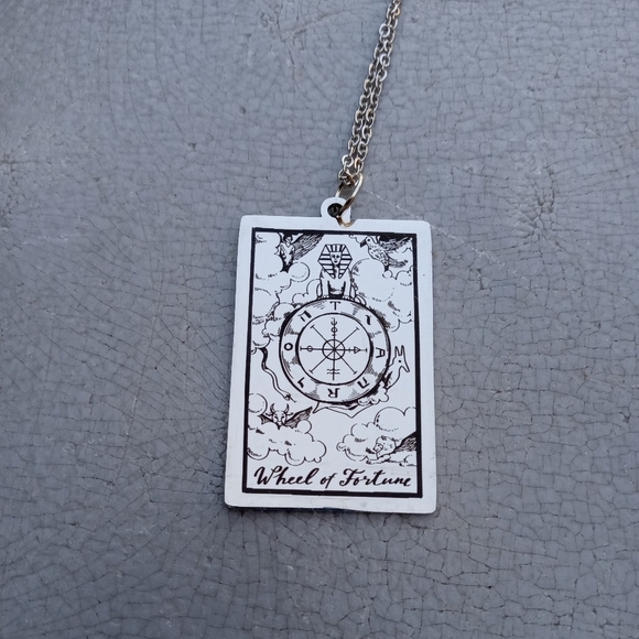 ❤️ 2/$20 Wheel Of Fortune Tarot Card Stainless Steel Necklace - Picture 2 of 3